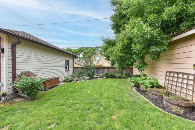 2461 N 60th STREET, Wauwatosa, WI 53210