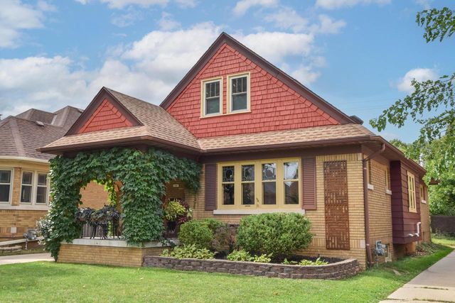 2461 N 60th STREET, Wauwatosa, WI 53210