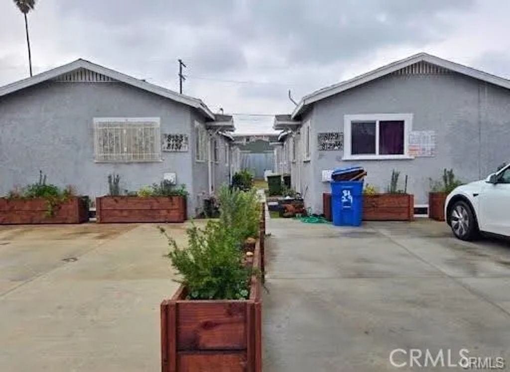 8129 S Hoover, Los Angeles, CA 90044