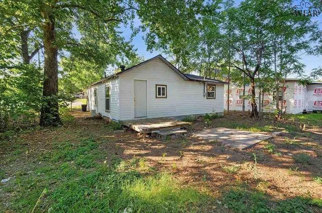 412 E FIRST STREET, Burkburnett, TX 76354