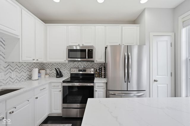 240 N New Jersey Street, Indianapolis, IN 46204