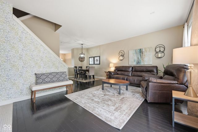 240 N New Jersey Street, Indianapolis, IN 46204