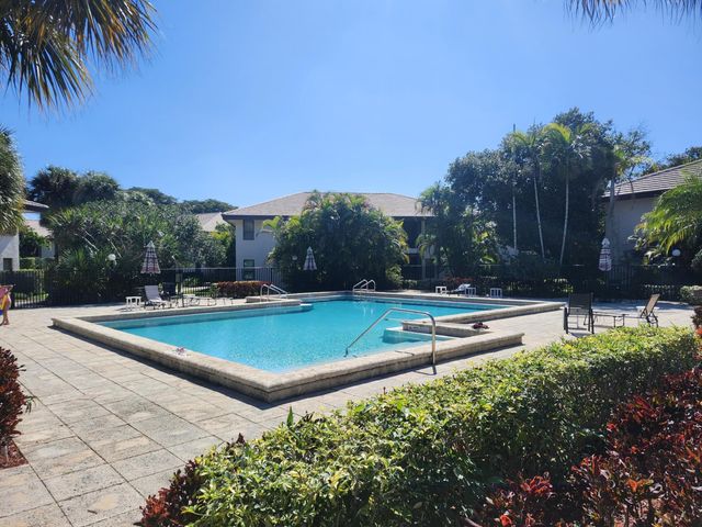 9316 Sabal Ridge Circle B, Boca Raton, FL 33428