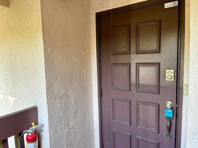 9316 Sabal Ridge Circle B, Boca Raton, FL 33428