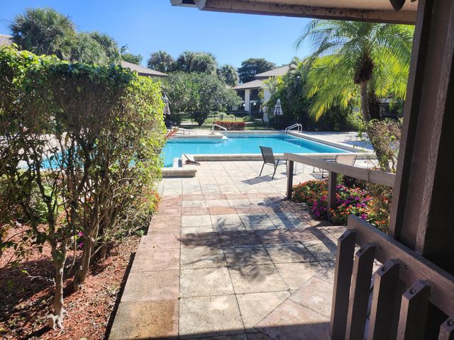 9316 Sabal Ridge Circle B, Boca Raton, FL 33428