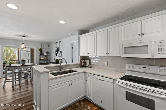 625 Spencer Farlow Drive 20, Carolina Beach, NC 28428