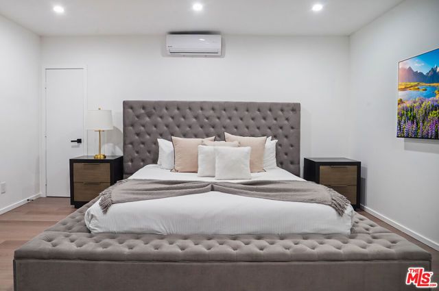 1701 Viewmont Drive, Los Angeles, CA 90069