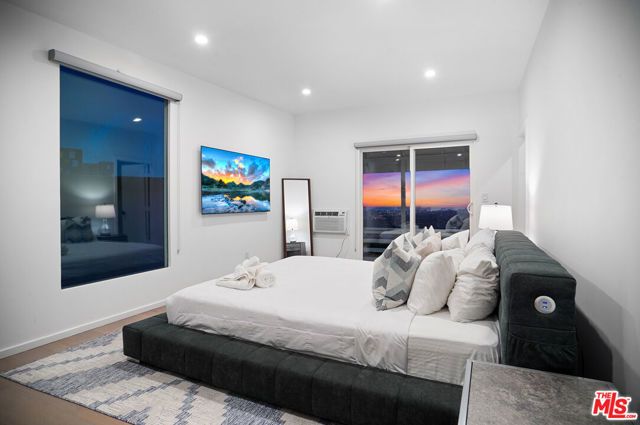 1701 Viewmont Drive, Los Angeles, CA 90069