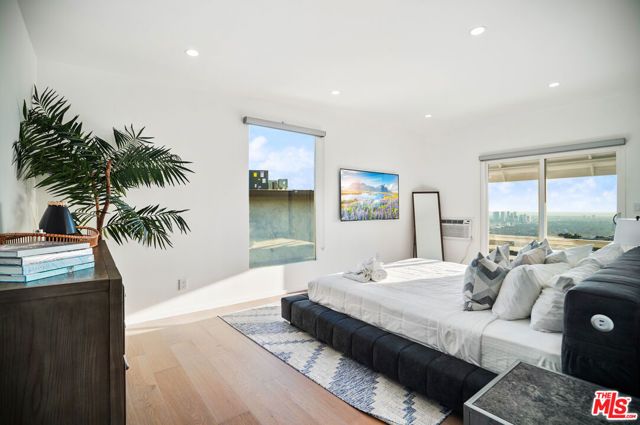 1701 Viewmont Drive, Los Angeles, CA 90069