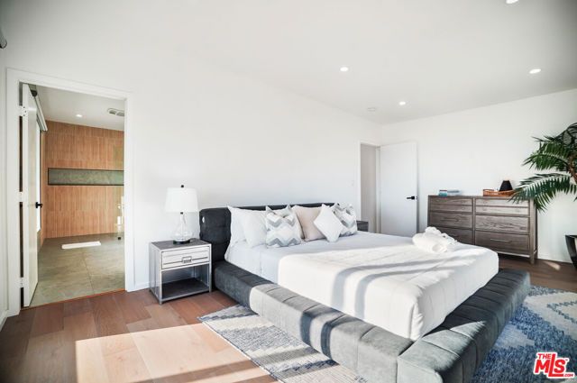 1701 Viewmont Drive, Los Angeles, CA 90069