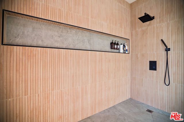 1701 Viewmont Drive, Los Angeles, CA 90069