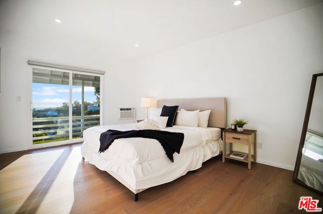 1701 Viewmont Drive, Los Angeles, CA 90069