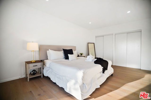 1701 Viewmont Drive, Los Angeles, CA 90069