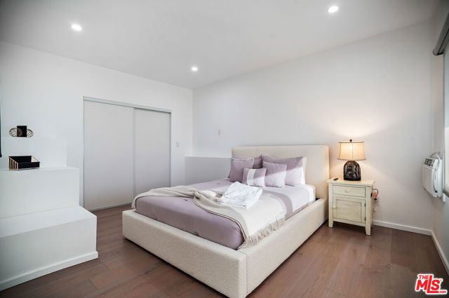 1701 Viewmont Drive, Los Angeles, CA 90069