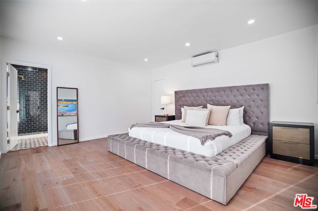 1701 Viewmont Drive, Los Angeles, CA 90069