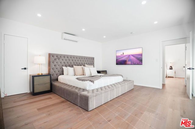 1701 Viewmont Drive, Los Angeles, CA 90069