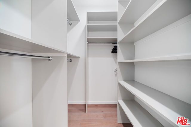 1701 Viewmont Drive, Los Angeles, CA 90069