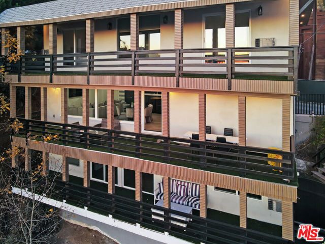 1701 Viewmont Drive, Los Angeles, CA 90069