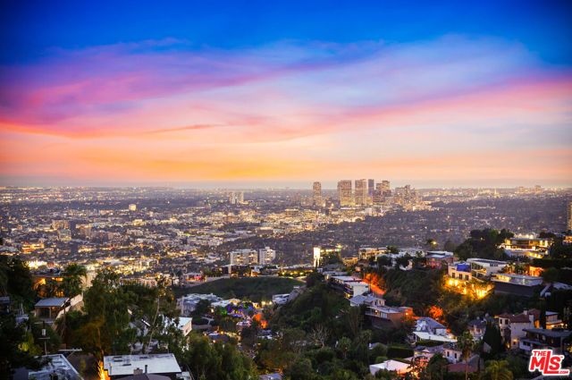 1701 Viewmont Drive, Los Angeles, CA 90069