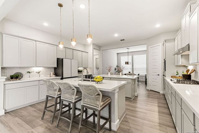 24734 Resort Parkway, San Antonio, TX 78261