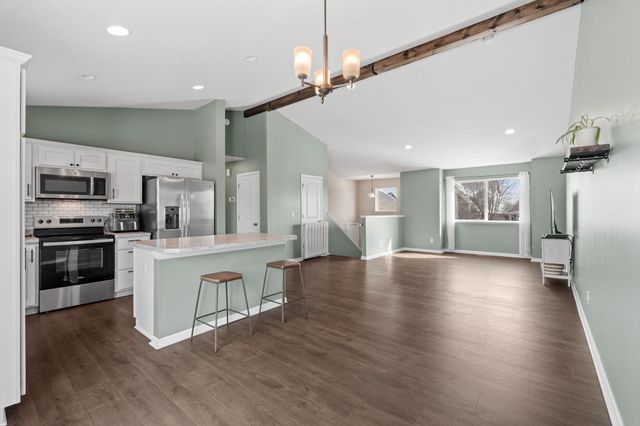 527 Pond View Drive SE, Lonsdale, MN 55046