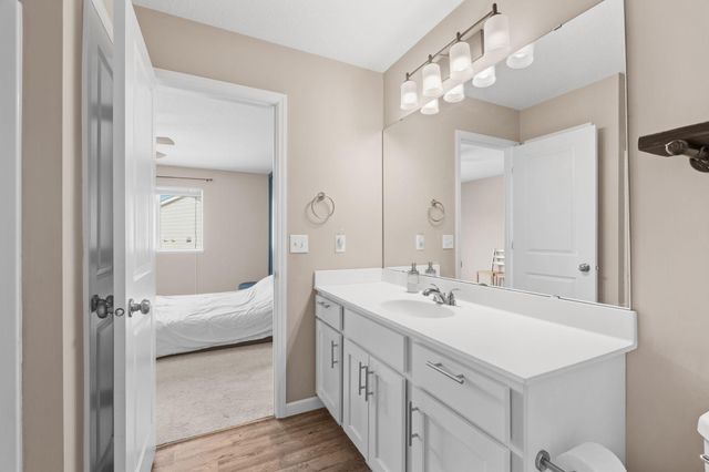 527 Pond View Drive SE, Lonsdale, MN 55046