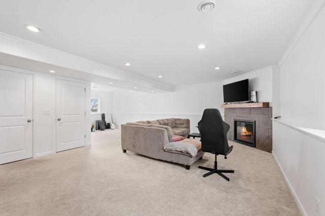 527 Pond View Drive SE, Lonsdale, MN 55046