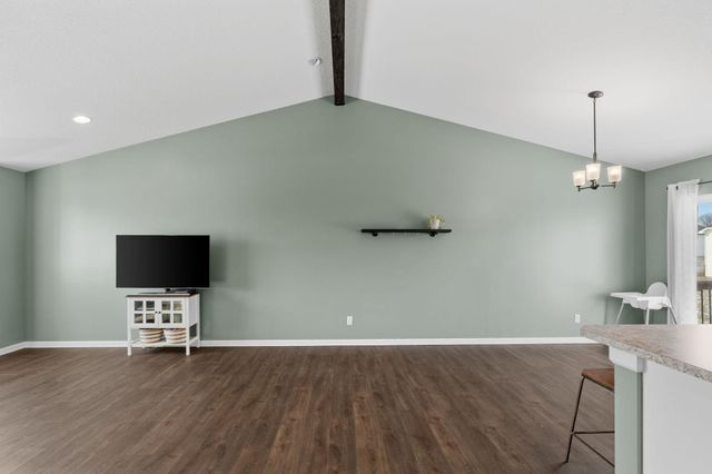 527 Pond View Drive SE, Lonsdale, MN 55046