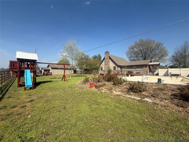 1407 N 8th Street, Henryetta, OK 74437