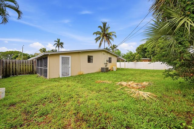 4401 NW 33rd Street, Lauderdale Lakes, FL 33319
