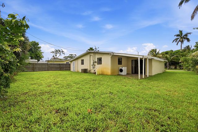 4401 NW 33rd Street, Lauderdale Lakes, FL 33319
