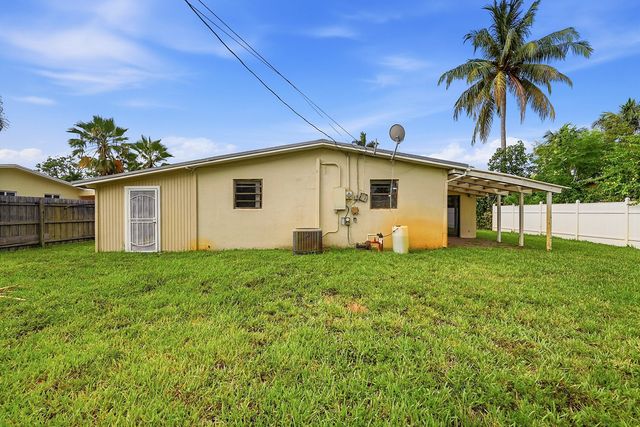 4401 NW 33rd Street, Lauderdale Lakes, FL 33319