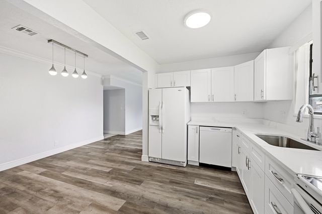 4401 NW 33rd Street, Lauderdale Lakes, FL 33319