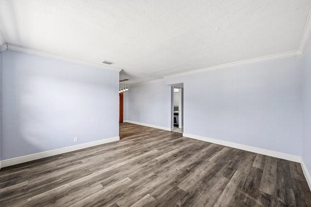 4401 NW 33rd Street, Lauderdale Lakes, FL 33319