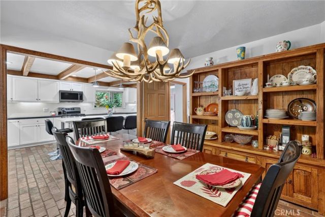 374 Grass Valley Road, Lake Arrowhead, CA 92352