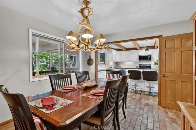 374 Grass Valley Road, Lake Arrowhead, CA 92352