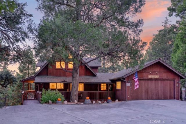 374 Grass Valley Road, Lake Arrowhead, CA 92352