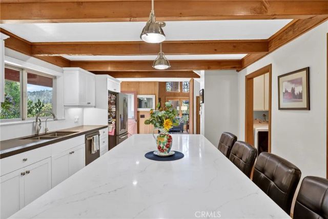 374 Grass Valley Road, Lake Arrowhead, CA 92352