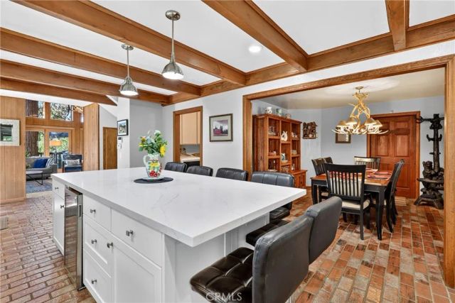 374 Grass Valley Road, Lake Arrowhead, CA 92352