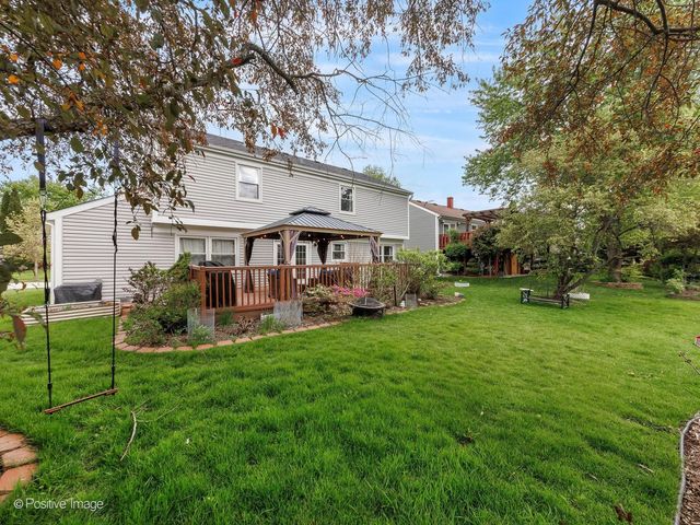 18 Montebello Drive, Vernon Hills, IL 60061