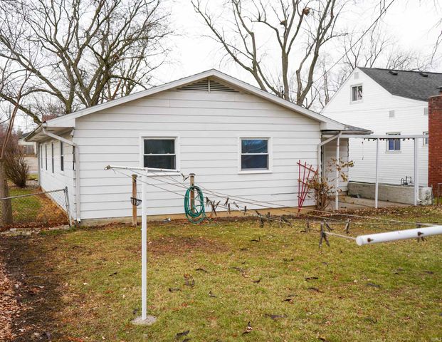 2426 White Oak Avenue, Fort Wayne, IN 46805