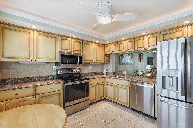1581 GULF BOULEVARD 403N, Clearwater Beach, FL 33767