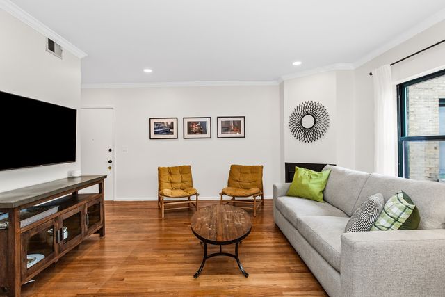 4404 N Paulina Street 2C, Chicago, IL 60640