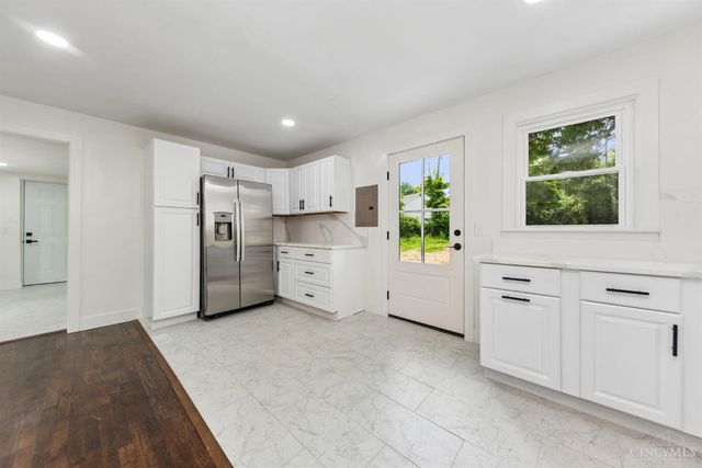 102 Chapel Road, Amelia, OH 45102