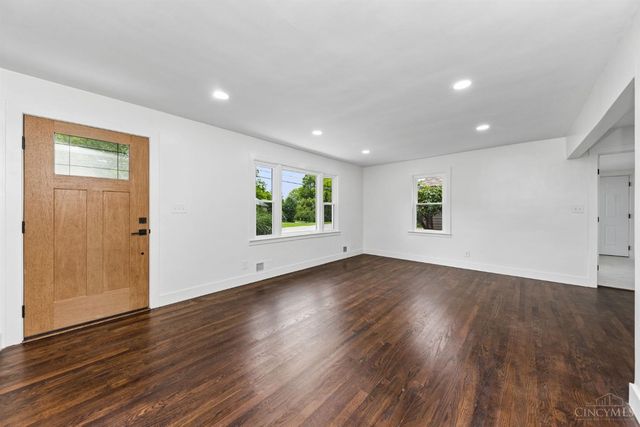 102 Chapel Road, Amelia, OH 45102