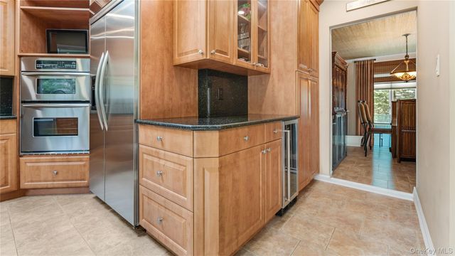 16 Long Acre Lane, Dix Hills, NY 11746