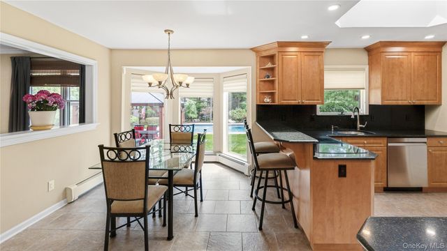 16 Long Acre Lane, Dix Hills, NY 11746