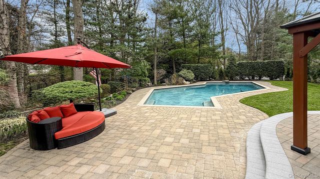 16 Long Acre Lane, Dix Hills, NY 11746