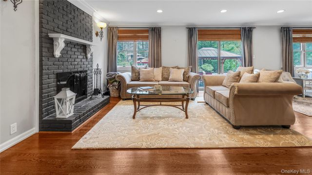 16 Long Acre Lane, Dix Hills, NY 11746