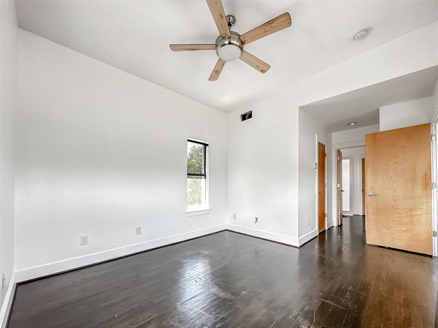417 S Beacon Street, Dallas, TX 75223